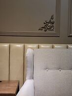 Glam Hotel