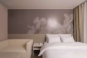 Glam Hotel
