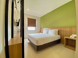 Front One Hotel Gombong