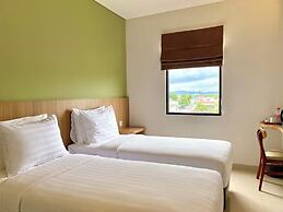 Front One Hotel Gombong
