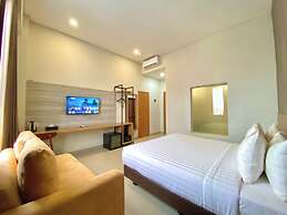 Front One Hotel Gombong