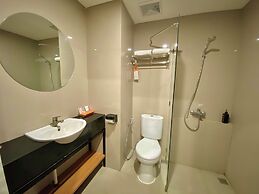 Front One Hotel Gombong