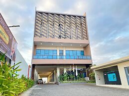 Front One Hotel Gombong