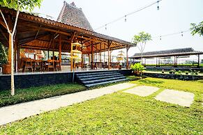 Capital O 93238 Lembah Mbalong Resort