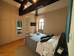 Piazza Erbe Lodge