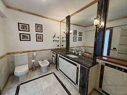 Piazza Erbe Lodge