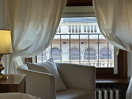 Piazza Erbe Lodge