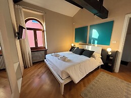 Piazza Erbe Lodge