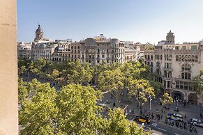 Passeig de Gracia by Enjoybcn