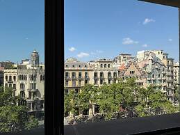 Passeig de Gracia by Enjoybcn