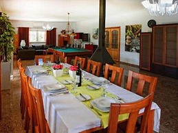 Aroeira Villa Sleeps 10 With Pool