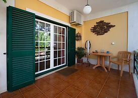 Aroeira Villa Sleeps 10 With Pool