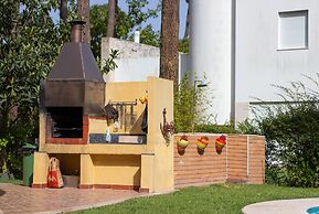 Aroeira Villa Sleeps 10 With Pool