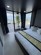 Resort Queen Sea