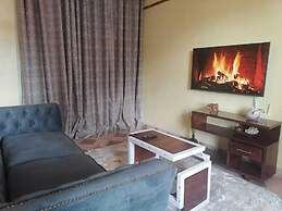 Lux Suites Trm drive Studio Apartments