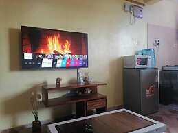 Lux Suites Trm drive Studio Apartments