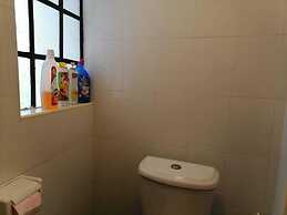 Lux Suites Trm drive Studio Apartments