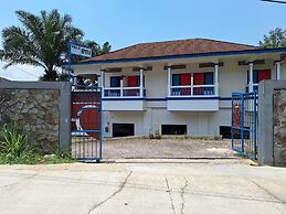 OYO 93280 Villa Efita