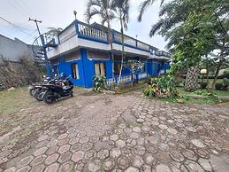 OYO 93280 Villa Efita