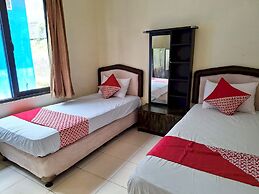 OYO 93280 Villa Efita