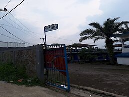 OYO 93280 Villa Efita