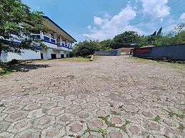 OYO 93280 Villa Efita