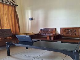 OYO 93280 Villa Efita