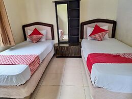OYO 93280 Villa Efita