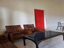OYO 93280 Villa Efita