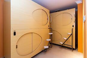 Momostay Capsule Hotel