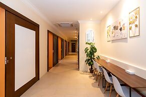 Momostay Capsule Hotel