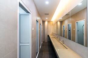 Momostay Capsule Hotel
