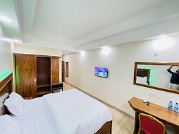 PULICKAL HEIGHTS HOTEL
