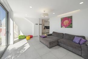 Casa Strelitzia by An Island Apart
