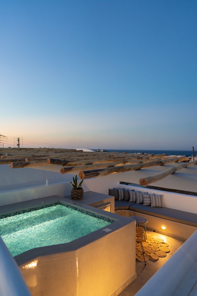 Aegean Diamonds Luxury Suites