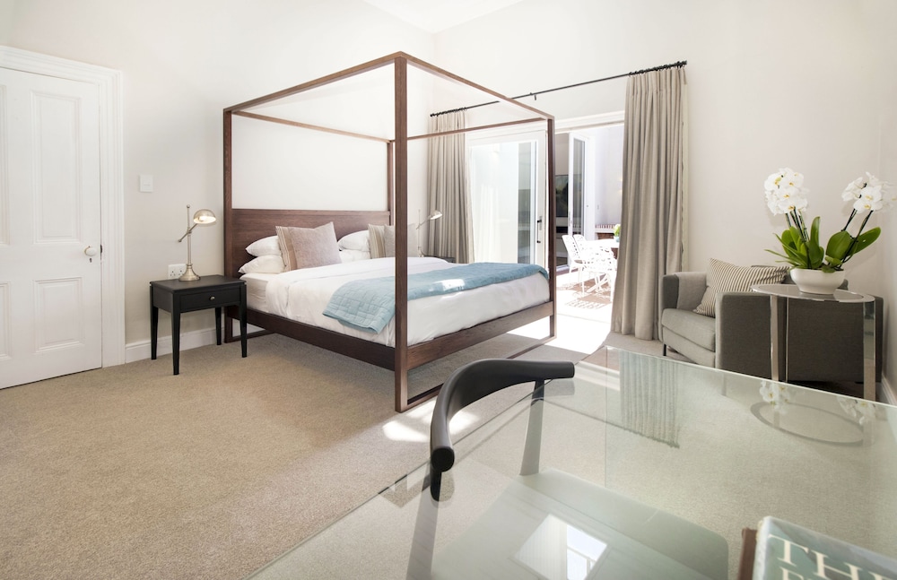 Middedorp Villa and Apartments