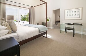 Middedorp Villa and Apartments