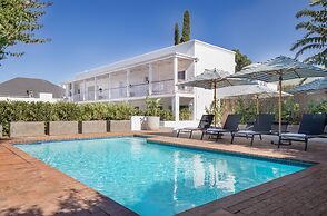 Middedorp Villa and Apartments
