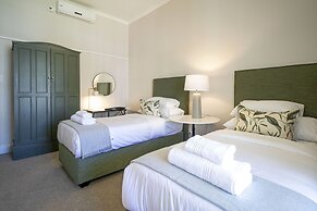 Middedorp Villa and Apartments