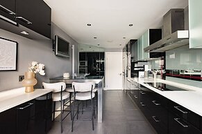 The River Thames View - Stunning 2bdr Flat With Study Room + Balcony