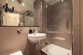The River Thames View - Stunning 2bdr Flat With Study Room + Balcony