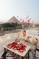Tree Lounge Pyramids View INN, Sphinx Giza.