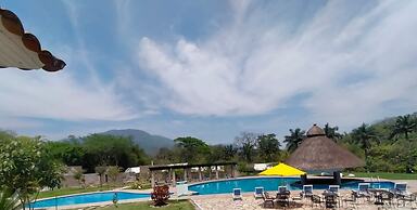 Yaxja Hotel Tamasopo