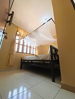 Kinyaiya's Farm Lodge
