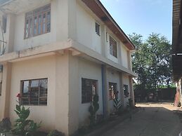 Kinyaiya's Farm Lodge
