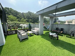 Yolo House