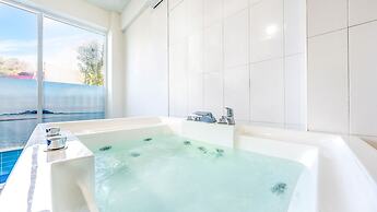 Gyeongju Lineview Poolvilla