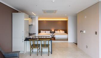 Friemily Pool Villa & Hotel
