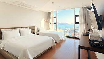 Friemily Pool Villa & Hotel
