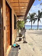 Bamboo House Beach Lodge & Restaurant